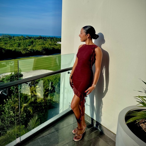 Meet your Posher, Amber - Picture 1 of 1